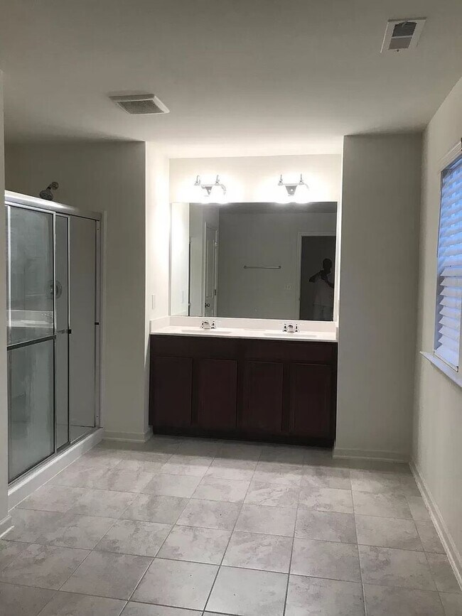 Foto del edificio - Room in 5 Bedroom Home at Reunion Creek Pwky