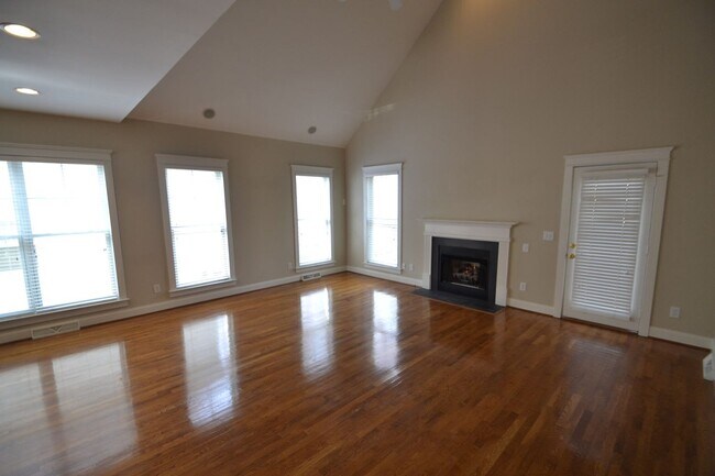 Building Photo - 10805 Tradition View Dr