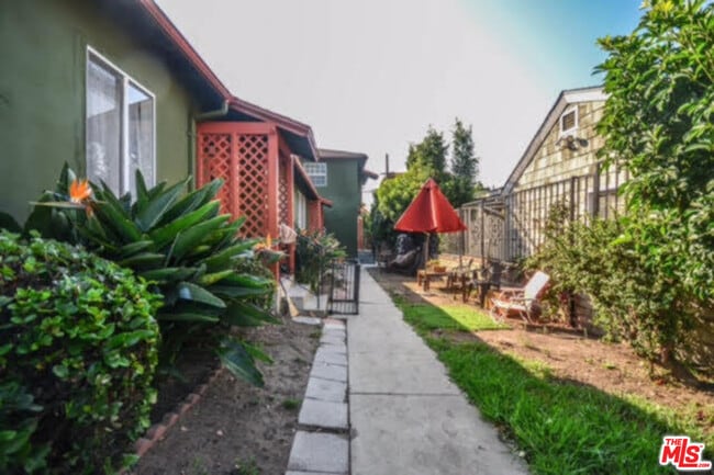 Foto del edificio - 1112 Ocean Park Blvd