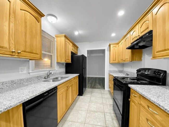 Building Photo - 1410 SW 8 Terrace
