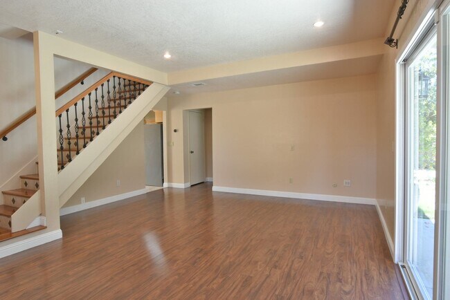 Foto del edificio - Well Appointed Remodeled 3 Bedroom 2 Bath ...