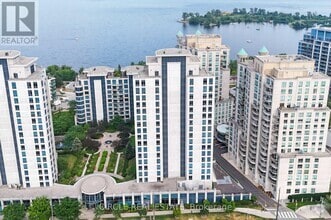 Building Photo - 2087-2087 Lake Shore Blvd W