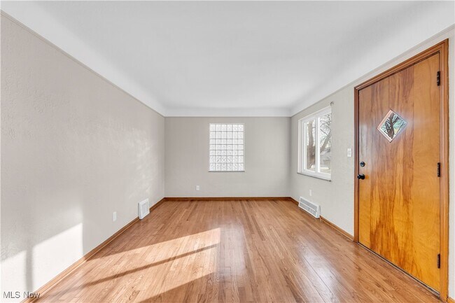 Foto del edificio - 12521 Park Knoll Dr