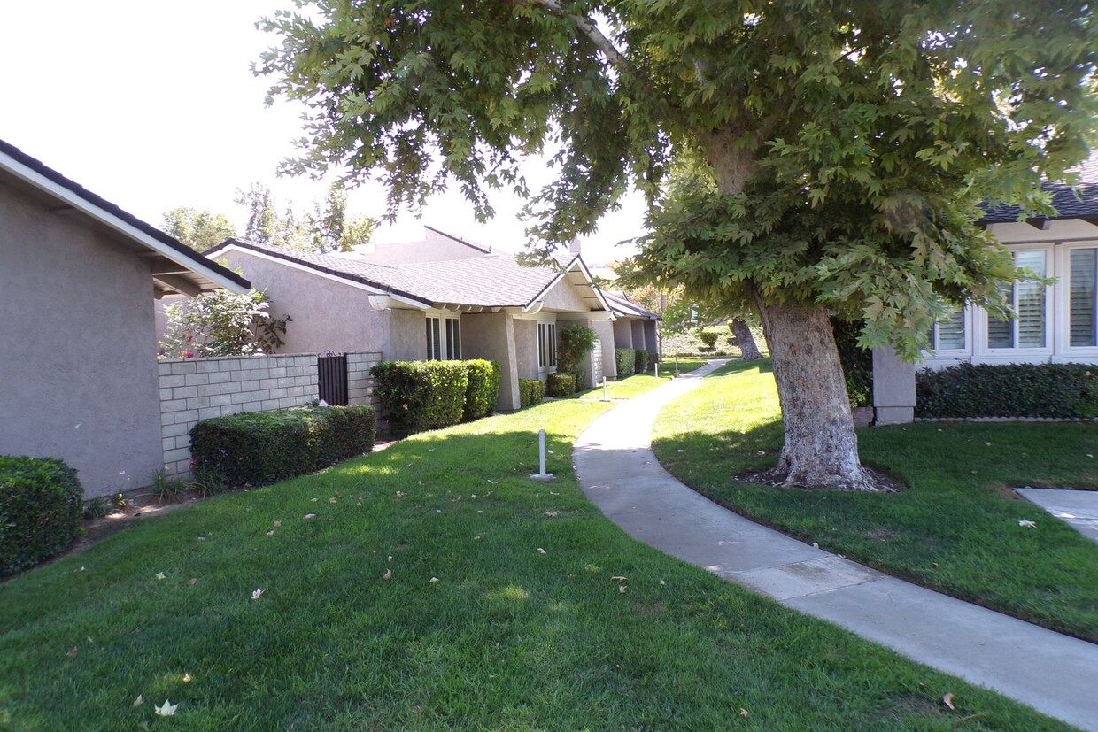 Foto principal - 2 BR 2 BA Condo in Loma Linda. Walk to the...