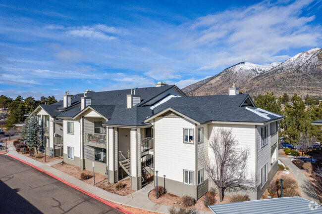 Building Photo - Timberline Place