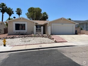Building Photo - 5095 Laurelwood Ave