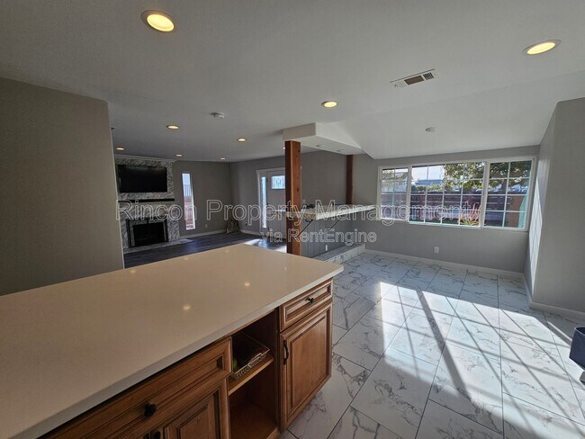 Foto del edificio - 2810 Sherwin Ave