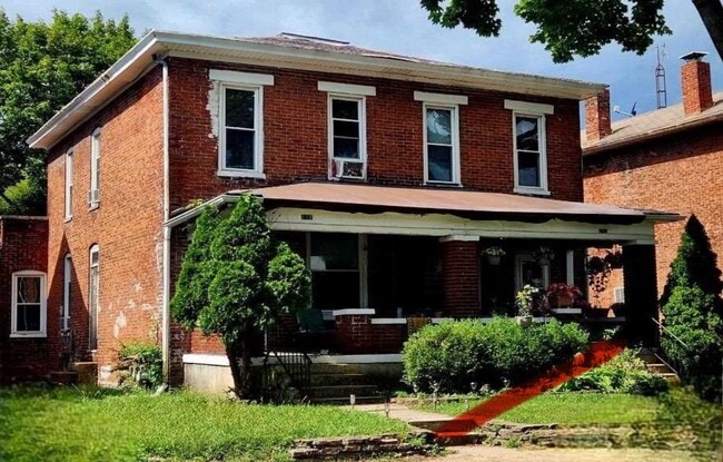 Building Photo - 116 S 14th St