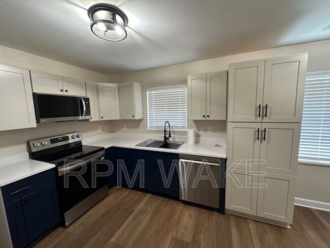Building Photo - 741 Lunar Dr