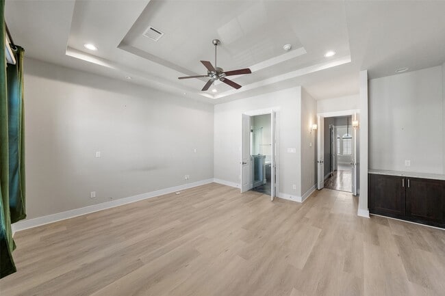 Building Photo - 1107 W 16th St