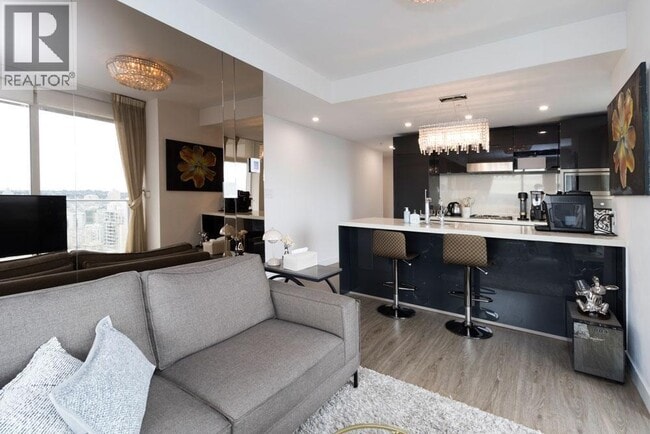 Building Photo - 777 Richards St