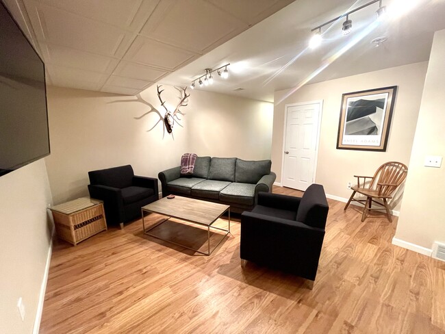 Foto del edificio - 8114 Sayler Rd