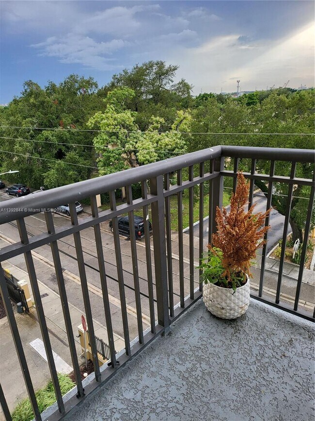 Foto del edificio - 2647 NW 25th Ave