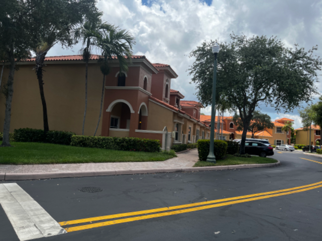 Foto del edificio - 5017 Neptune Ln