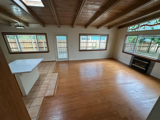 Foto del edificio - 2 bedroom 1.5 bath house