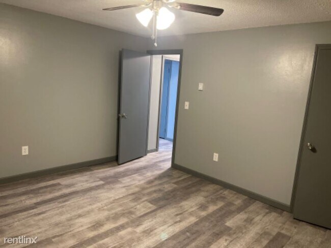 Building Photo - 2 br, 1 bath Condo - 15 Wildwood St. Apt 24