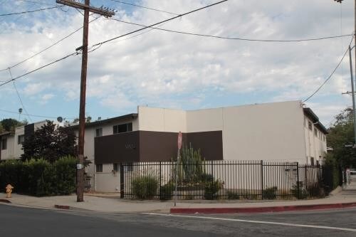 Primary Photo - 5952-5960 Benner St
