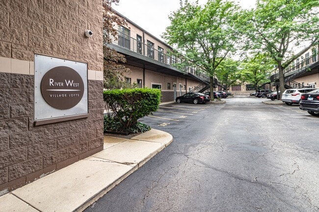 Building Photo - 400 N Racine Ave
