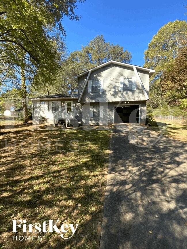 Building Photo - 3746 Lavilla Dr