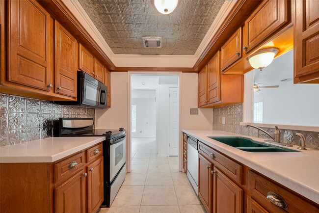 Building Photo - 11926 Osage Park Dr