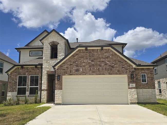 Building Photo - 333 Spruce Oak Ln