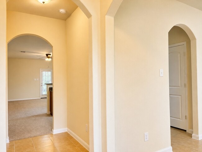 Building Photo - 7599 Fettle Ln