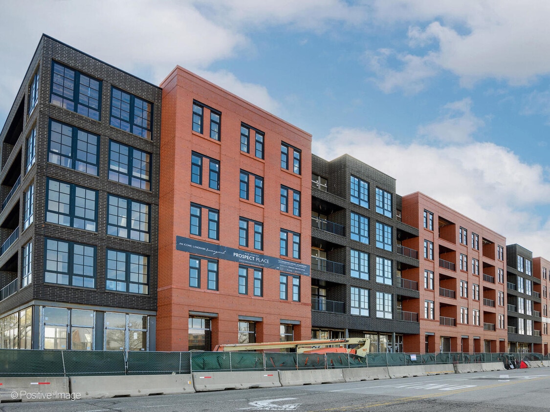 Primary Photo - 11 E Prospect Ave