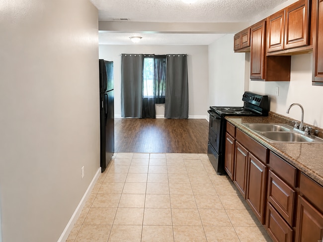 Building Photo - 9802 Dennis Dr