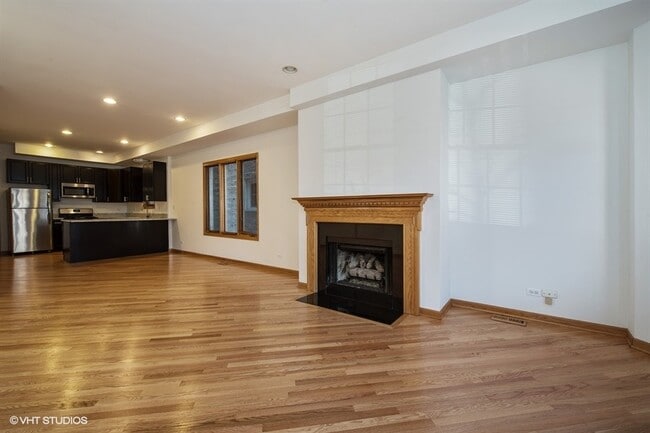 Foto del edificio - 623 W Briar Pl