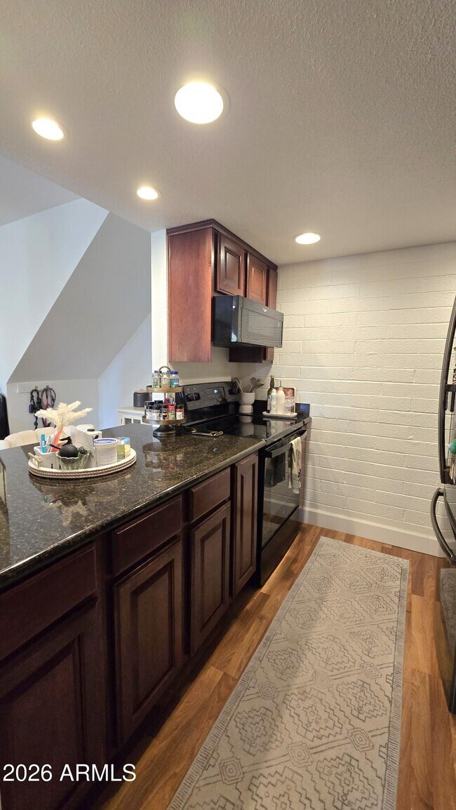 Foto del edificio - 6040 N 79th St