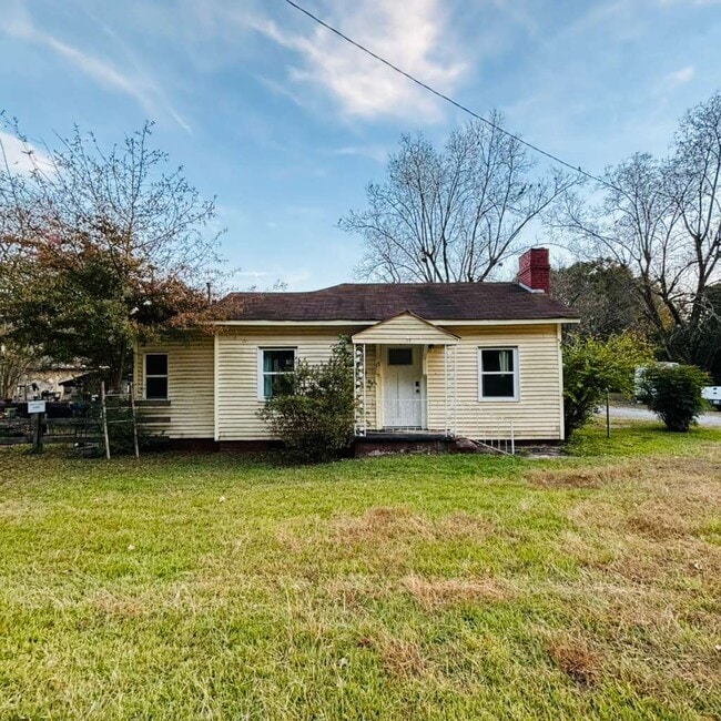 Building Photo - 17 School Rd