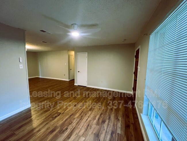 Foto del edificio - 304 McDonald Ave