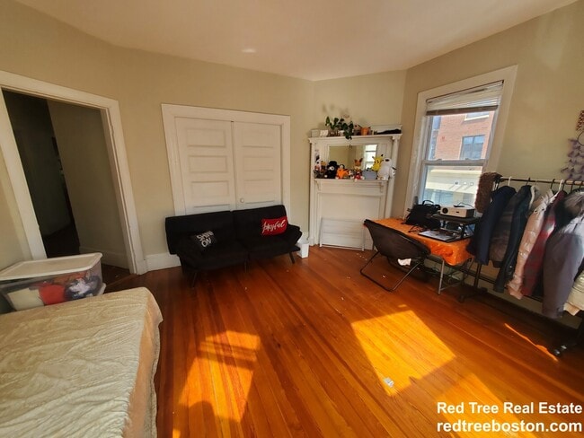 Photo - 77 Walnut St Apartment