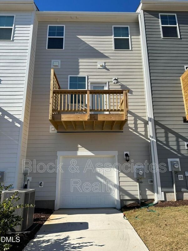 Building Photo - 608 Gimari Dr
