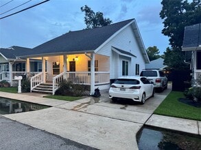 Building Photo - 3807 Fox St