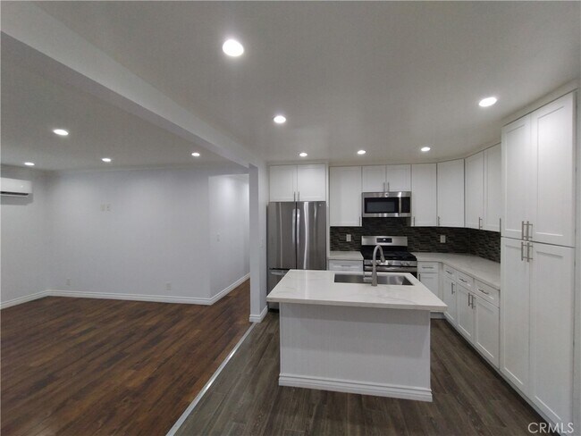 Building Photo - 13714 Hoyt St