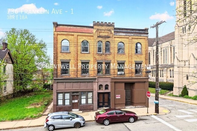 Building Photo - 736 Franklin Ave