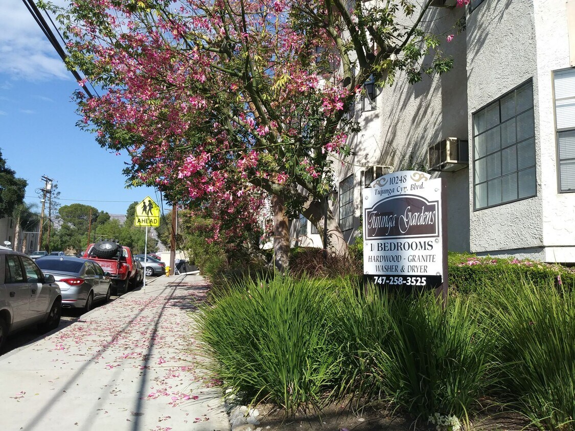 Foto del edificio - 10248 Tujunga Canyon Blvd