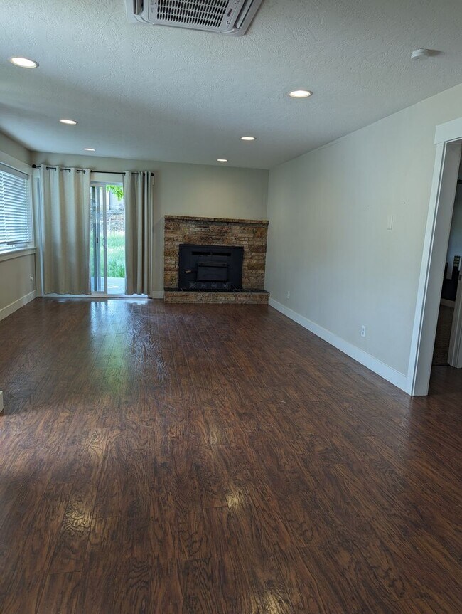 Foto del edificio - Beautiful 3 bedroom 2 bath Orofino house -...