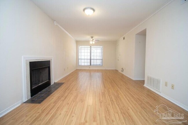 Foto del edificio - 2375 Sugartree Ave