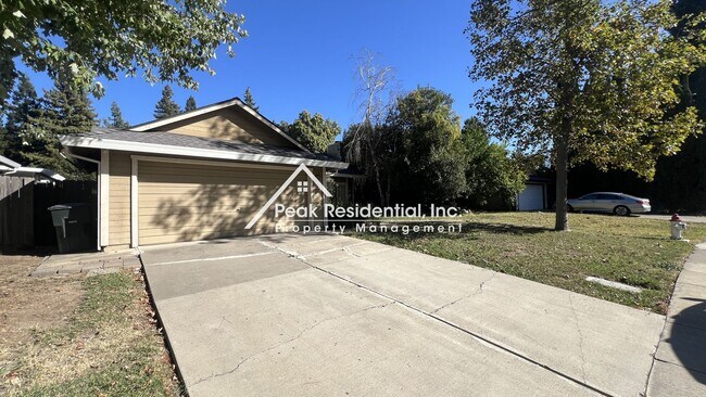 Building Photo - Spacious South Natomas 2bd/2ba House with ...