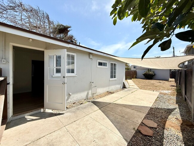 Building Photo - Remodeled Duplex in South O!