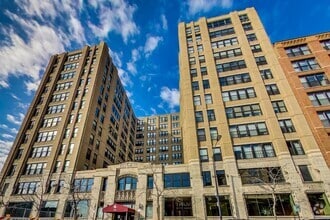 Building Photo - 728 W Jackson Blvd