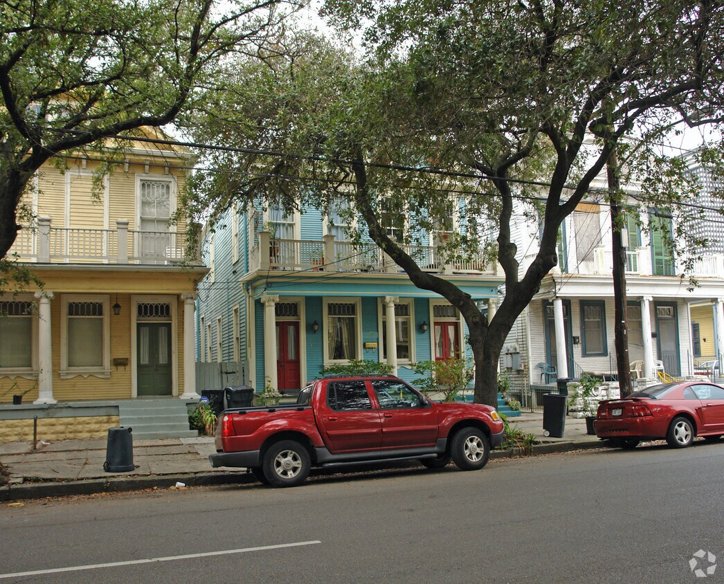 1233 Carondelet St, New Orleans, LA 70130 Apartments in New Orleans