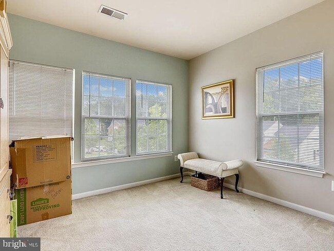 Foto del edificio - 2834 Admiral Ridge Rd
