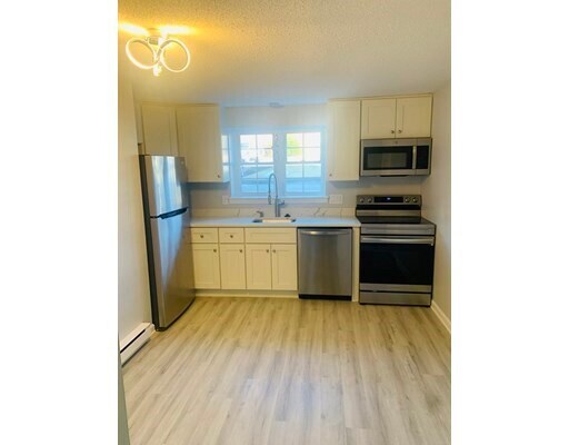 Foto del edificio - 33 Maplecrest Dr