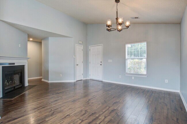 Building Photo - 122 Walnut Creek Rd