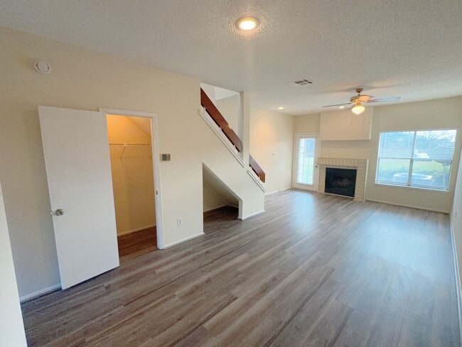 Building Photo - 7900 Bissonnet St