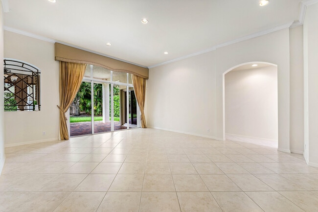 Building Photo - 195 Sedona Way