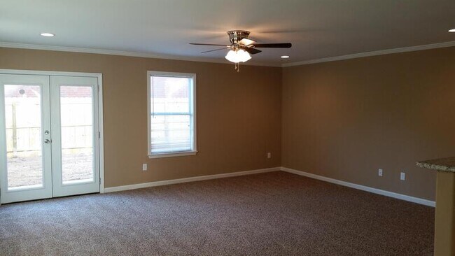 Foto del edificio - 2745 Virginia Woods Pl